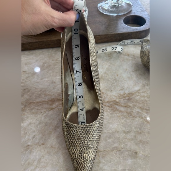 Judith Leiber Gold Tan  snake embossed Heels with Pointed Toe - Picture 12 of 16